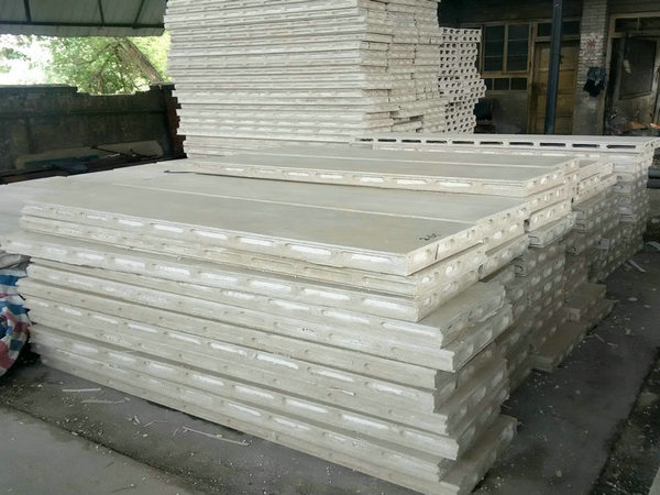 復(fù)合輕質(zhì)隔墻板成品堆放