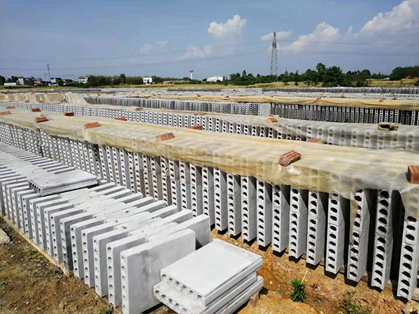 120mm厚單孔石膏砌塊板成品堆放